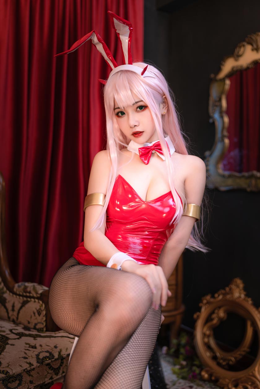 Momoko葵葵泳装兔女郎花嫁