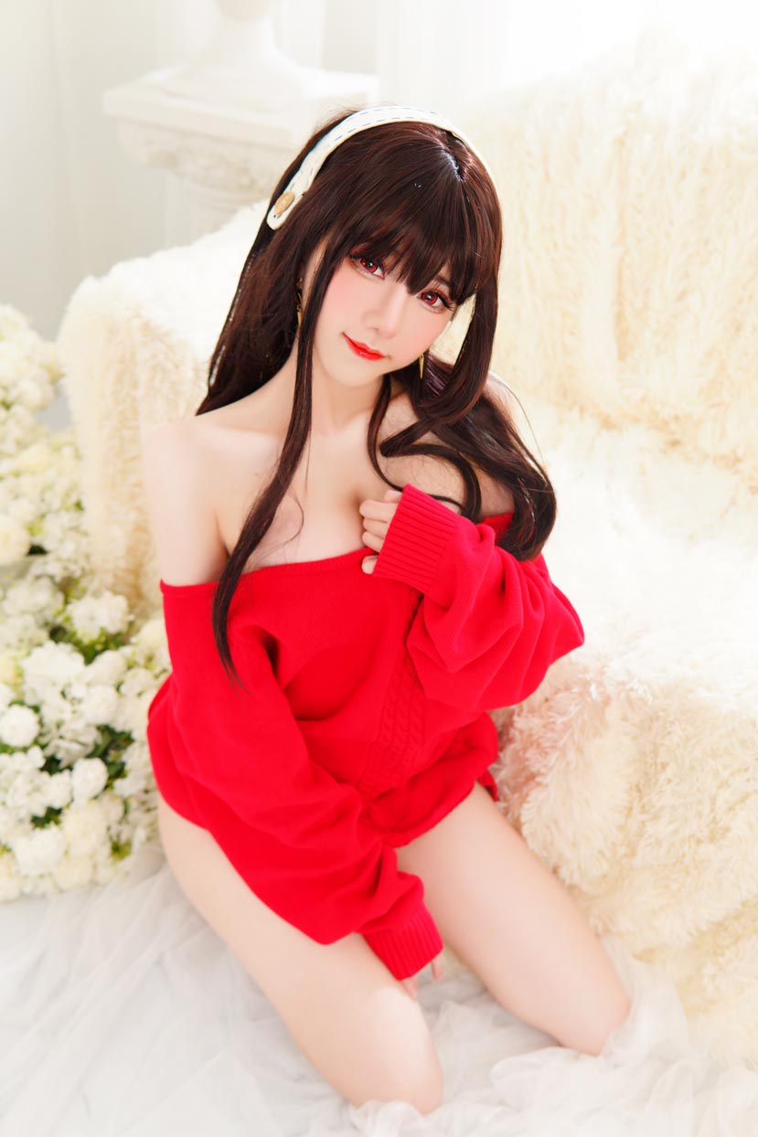 马来西亚Sally Dorasnow Yor Forger Red Sweater