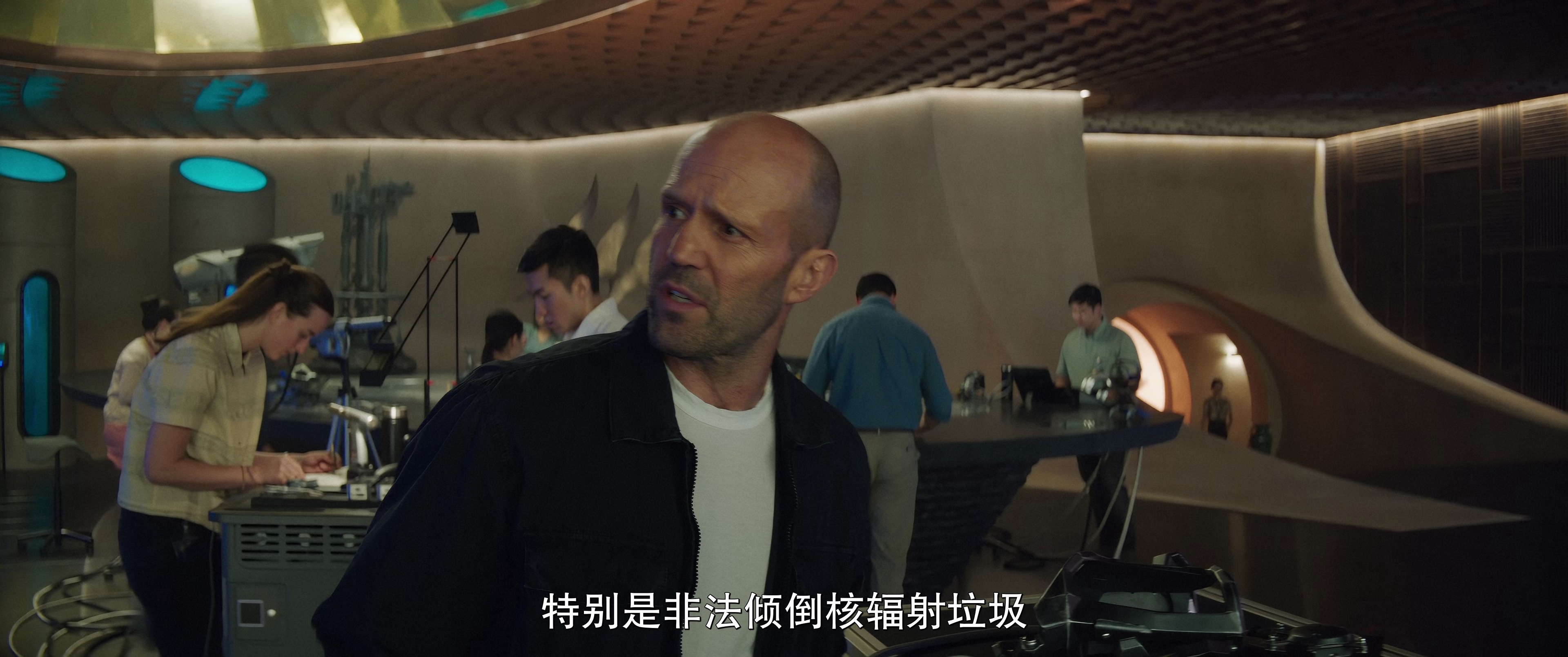 极悍巨鲨2：深沟(港) / 巨齿鲨2：海沟深渊(台)