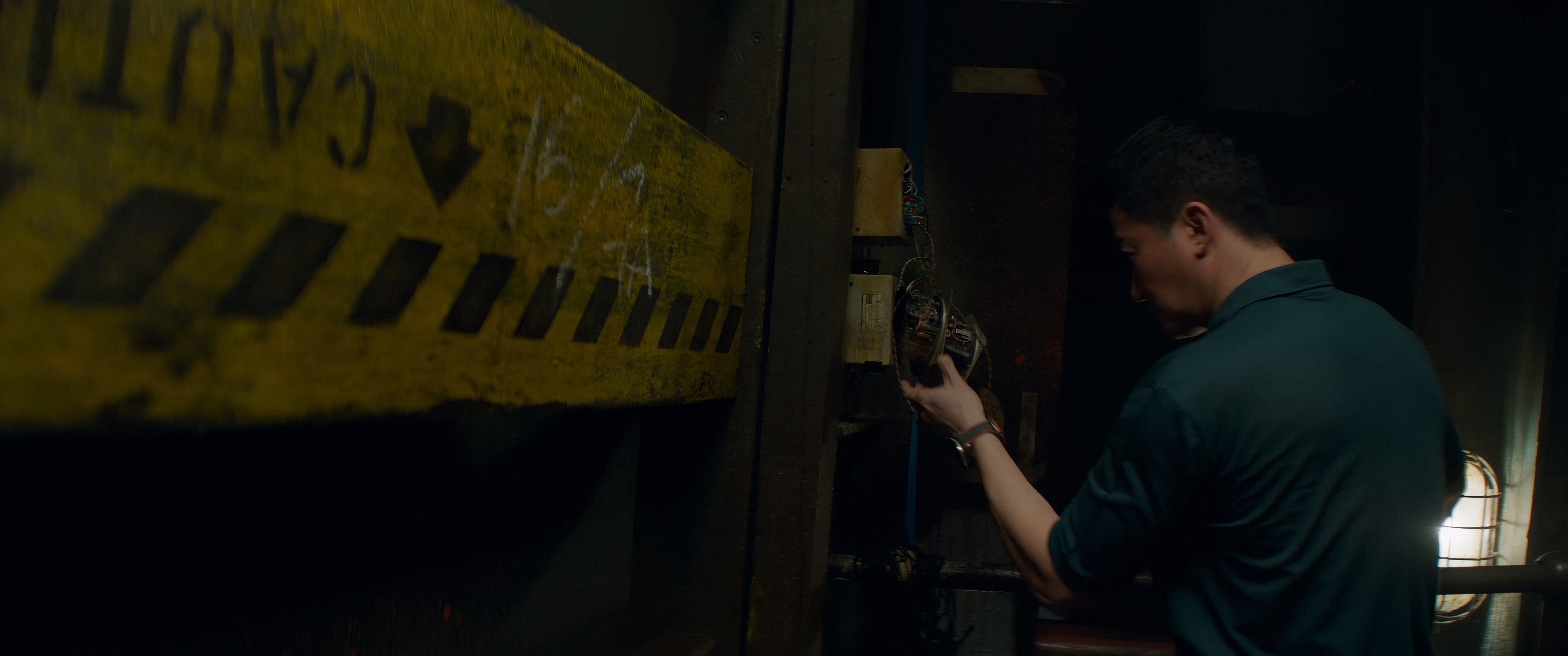 极悍巨鲨2：深沟(港) / 巨齿鲨2：海沟深渊(台)