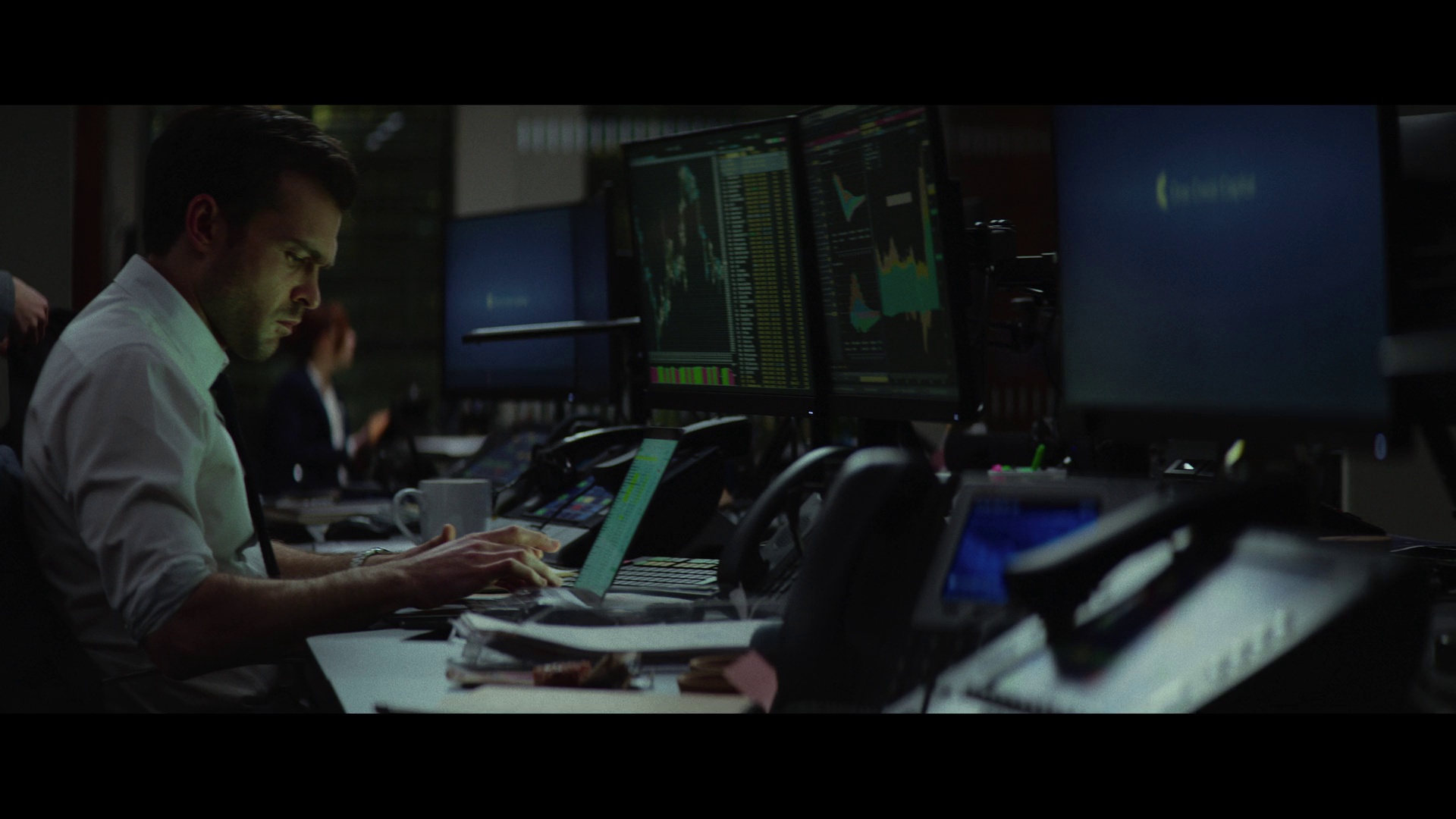 公平竞争[简繁英字幕].Fair.Play.2023.1080p