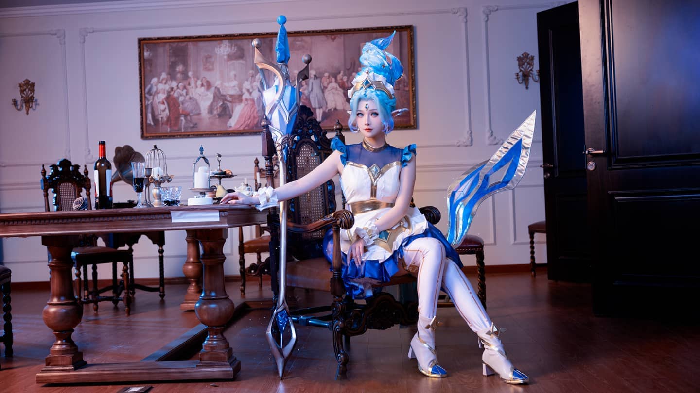 《金铲铲之战》迦娜cosplay