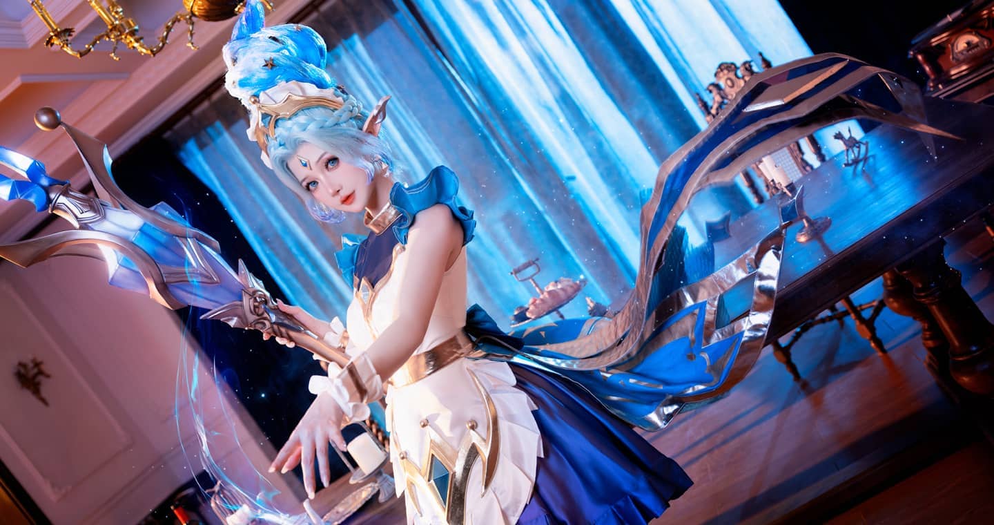 《金铲铲之战》迦娜cosplay