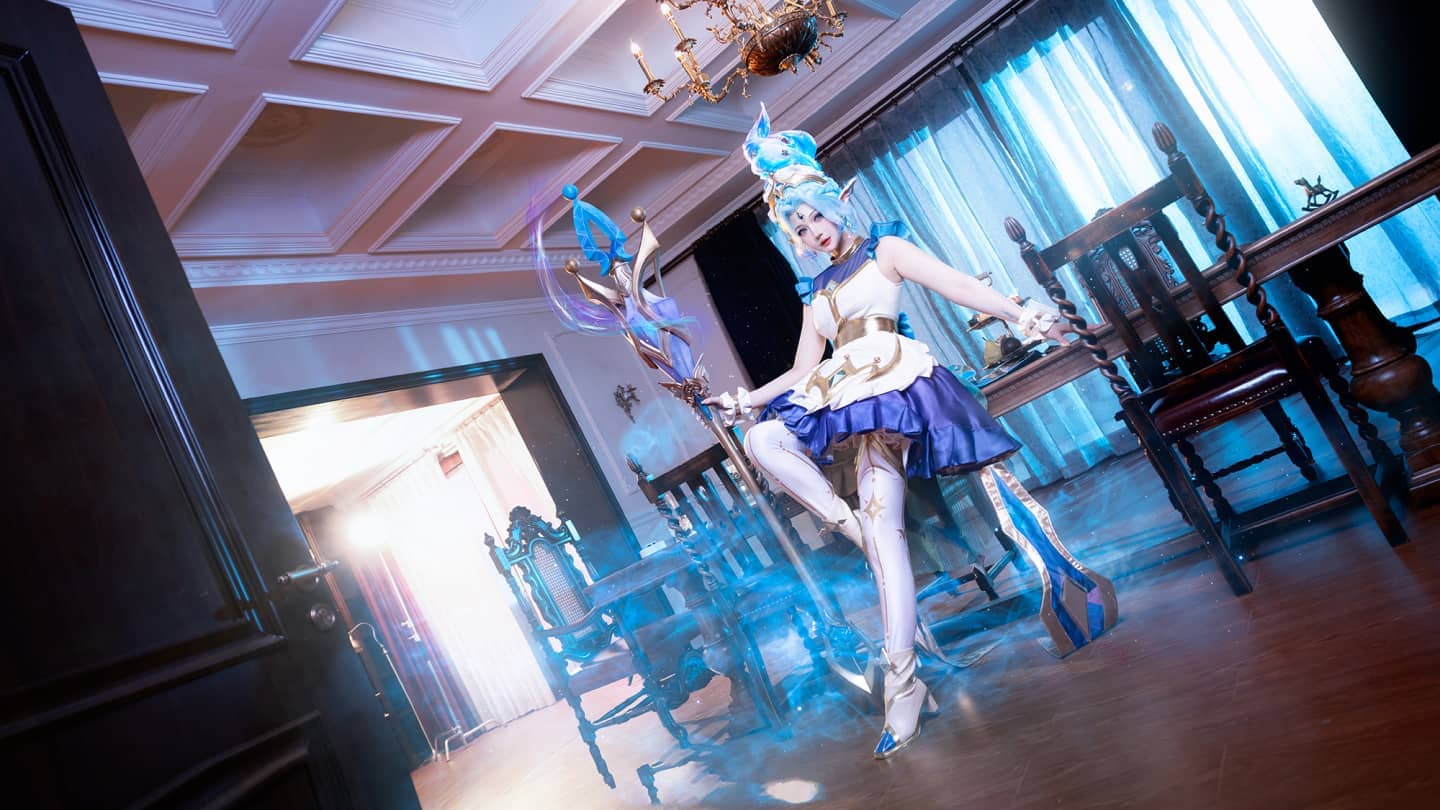 《金铲铲之战》迦娜cosplay