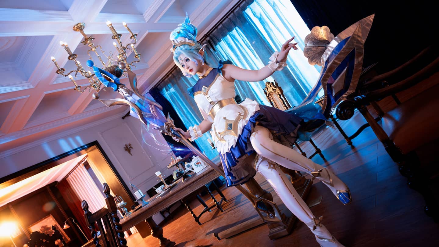 《金铲铲之战》迦娜cosplay