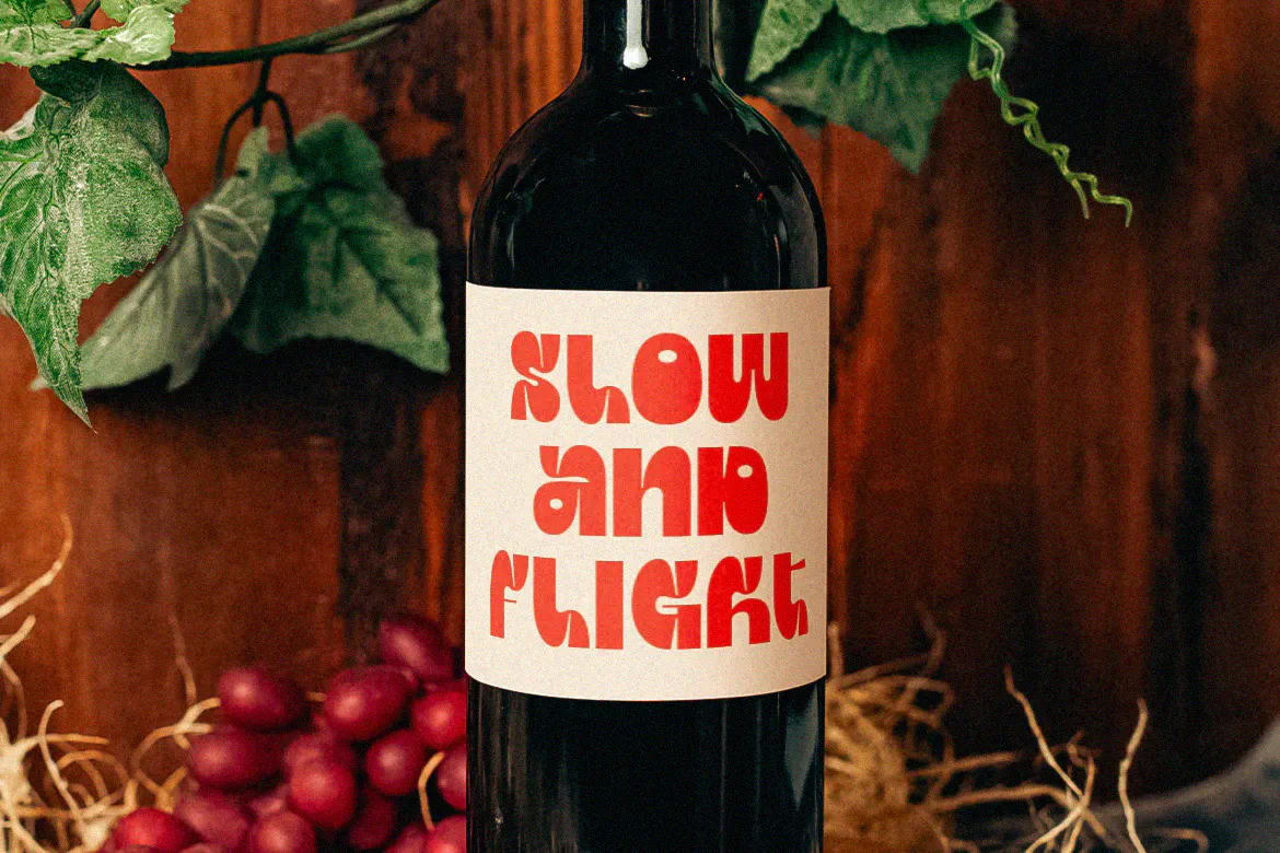 复古风格扭曲迷幻的英文装饰字体 - Escargot Spinach