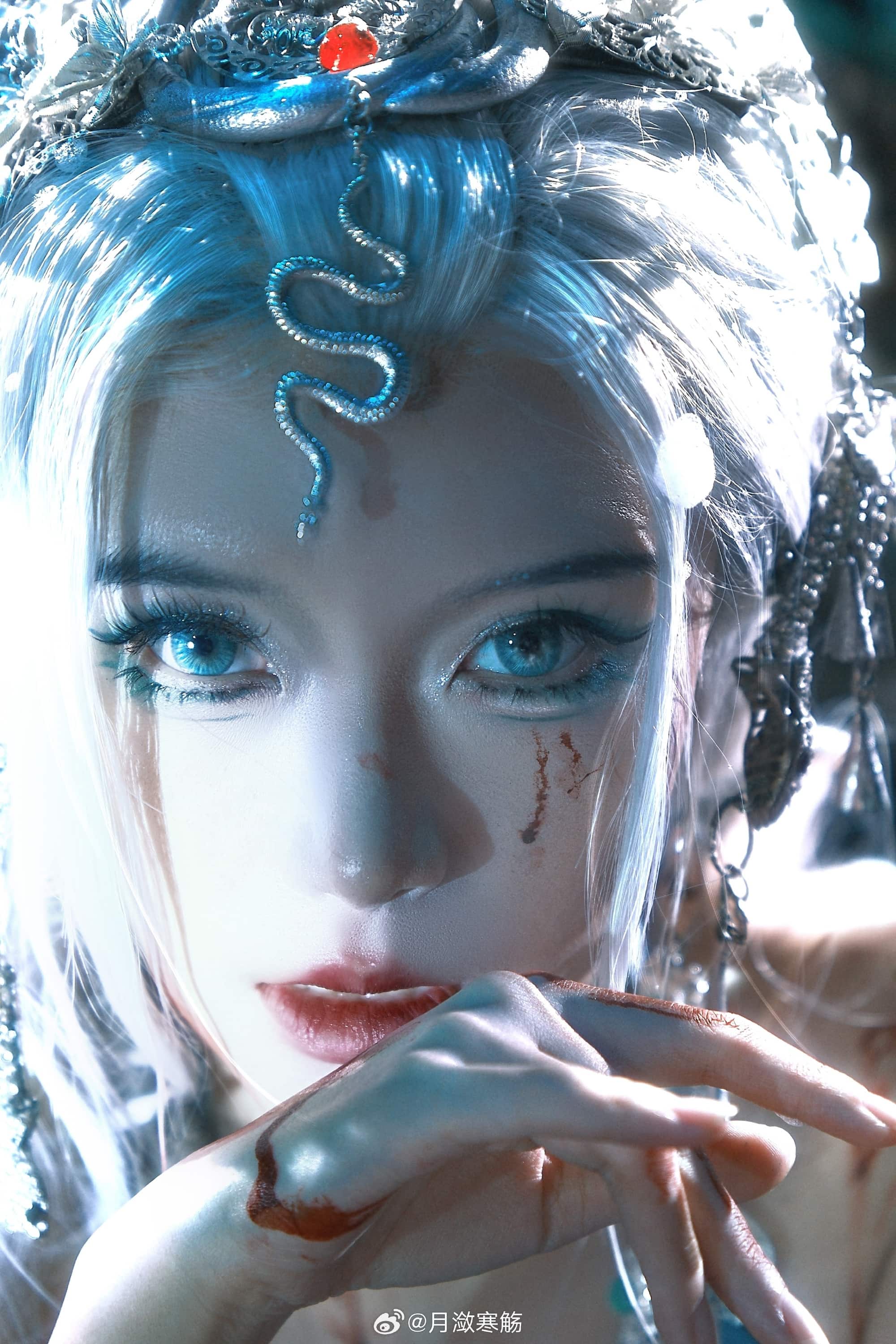 COSPLAY 逆水寒「山海志异」玄麟枕骸🐍 巴蛇cos@月潋寒觞