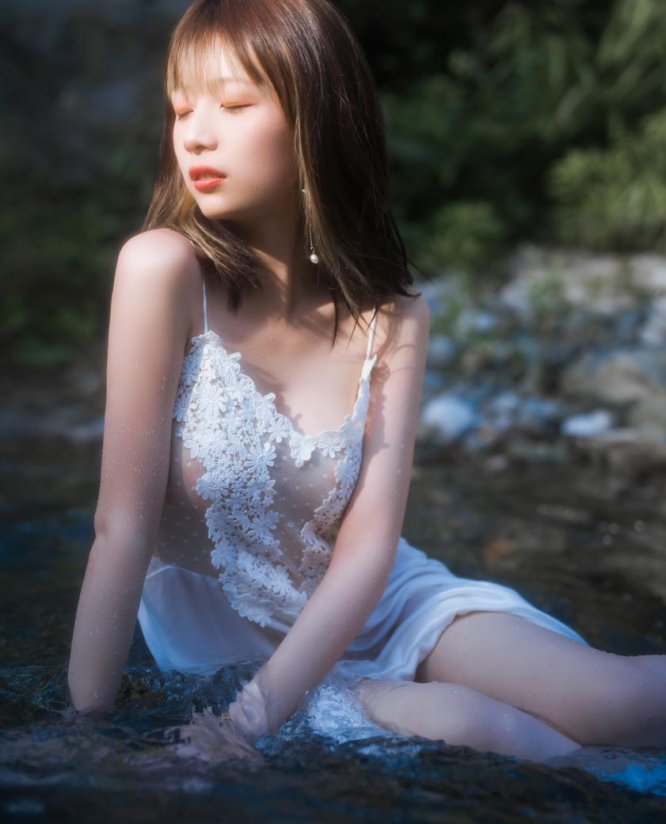 清青琴玖 静花照水