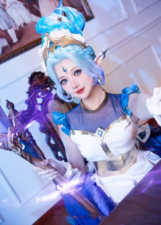 《金铲铲之战》迦娜cosplay