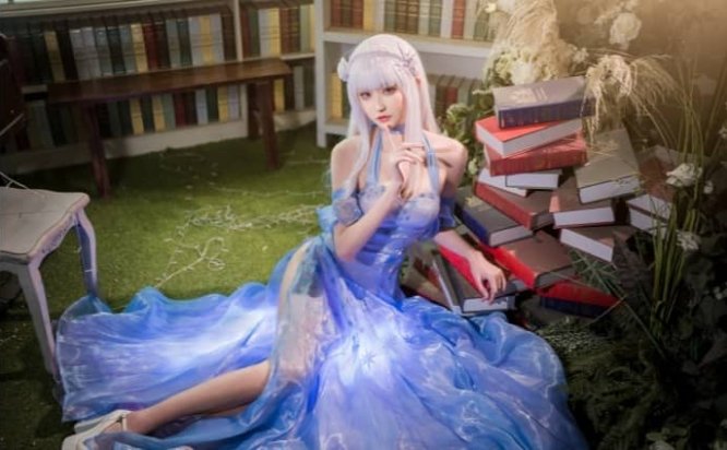 爱蜜莉亚水晶礼服